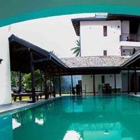 lagoon boutique hotel
