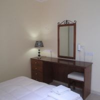 mackenzie beach hotel & apartments
