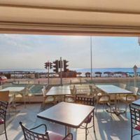 mackenzie beach hotel & apartments