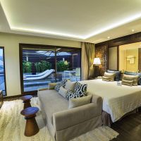 boathouse phuket (ex. mom tri's boathouse)