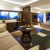 boathouse phuket (ex. mom tri's boathouse)