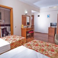 triana hotel 3 *