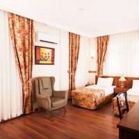 triana hotel 3 *