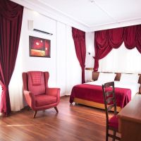 triana hotel 3 *