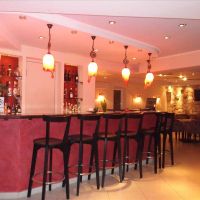 9 queens hotel