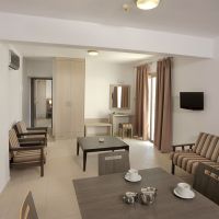 petrosana hotel apts