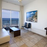 costantiana beach hotel apartments