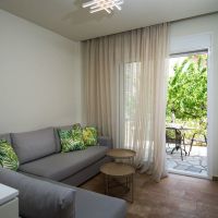 antigoni beach hotel & suites