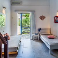 grand blue hotel eretria