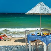 grand blue hotel eretria