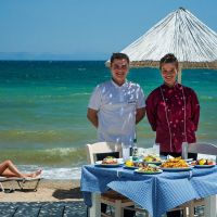 grand blue hotel eretria