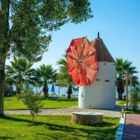 grand blue hotel eretria
