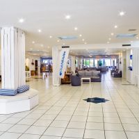 grand blue hotel eretria