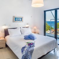 grand blue hotel eretria