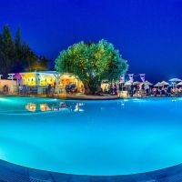 grand blue hotel eretria