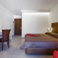 lagomandra beach & suites