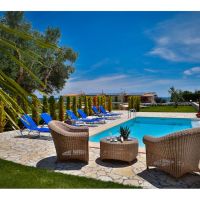 nefeli villas & suites