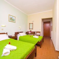 triton garden hotel