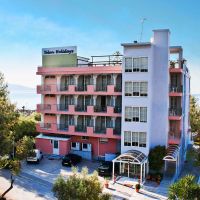 tolon holidays hotel