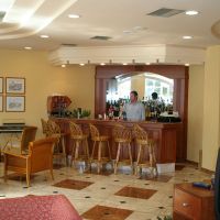 tolon holidays hotel