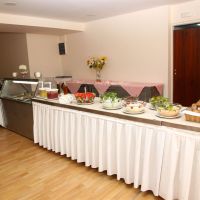 triton garden hotel