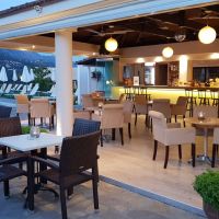yannis hotel