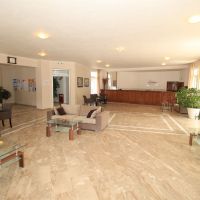 yannis hotel