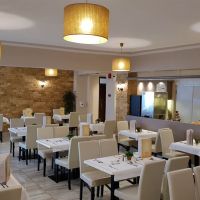 yannis hotel