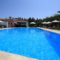 yannis hotel