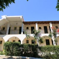 yannis hotel