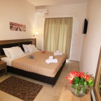 yannis hotel