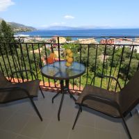 yannis hotel
