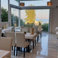 yannis hotel