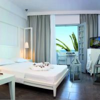 white suites resort