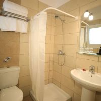 yannis hotel