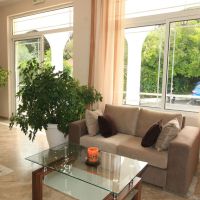 yannis hotel