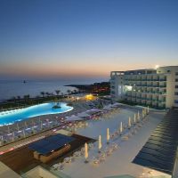 king evelthon beach hotel