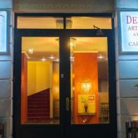 delphi art hotel