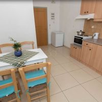 eleni palace aprt