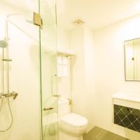 hemingway's silk hotel