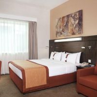 holiday inn express dubai airport