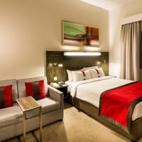 holiday inn express dubai internet city