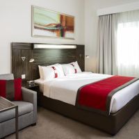 holiday inn express dubai internet city