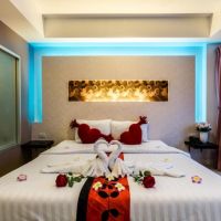 7q patong beach hotel