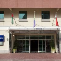 holiday inn express safa park