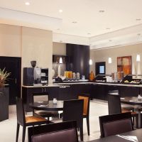 holiday inn express safa park