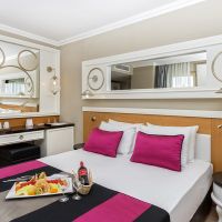 side serenis hotel