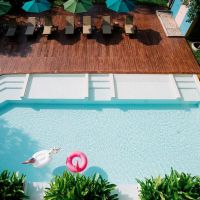 pineapple hotel (ex. hula anana hotel)