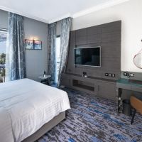 edge creekside hotel