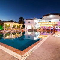 tinas plus apartments